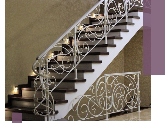 Кованые лестницы под ключ в Железногорске — изготовление и монтаж