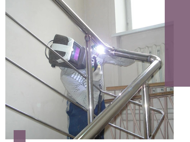 Монтаж перил и ограждений качественно в Железногорске