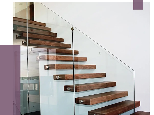 Стеклянные перила для лестницы в Железногорске от 14989 руб.