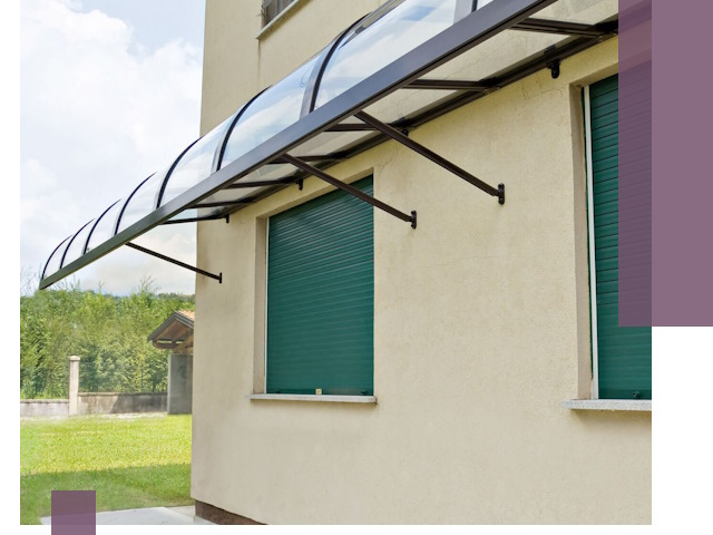 Козырьки над окнами в Железногорске — изготовление и монтаж по выгоде